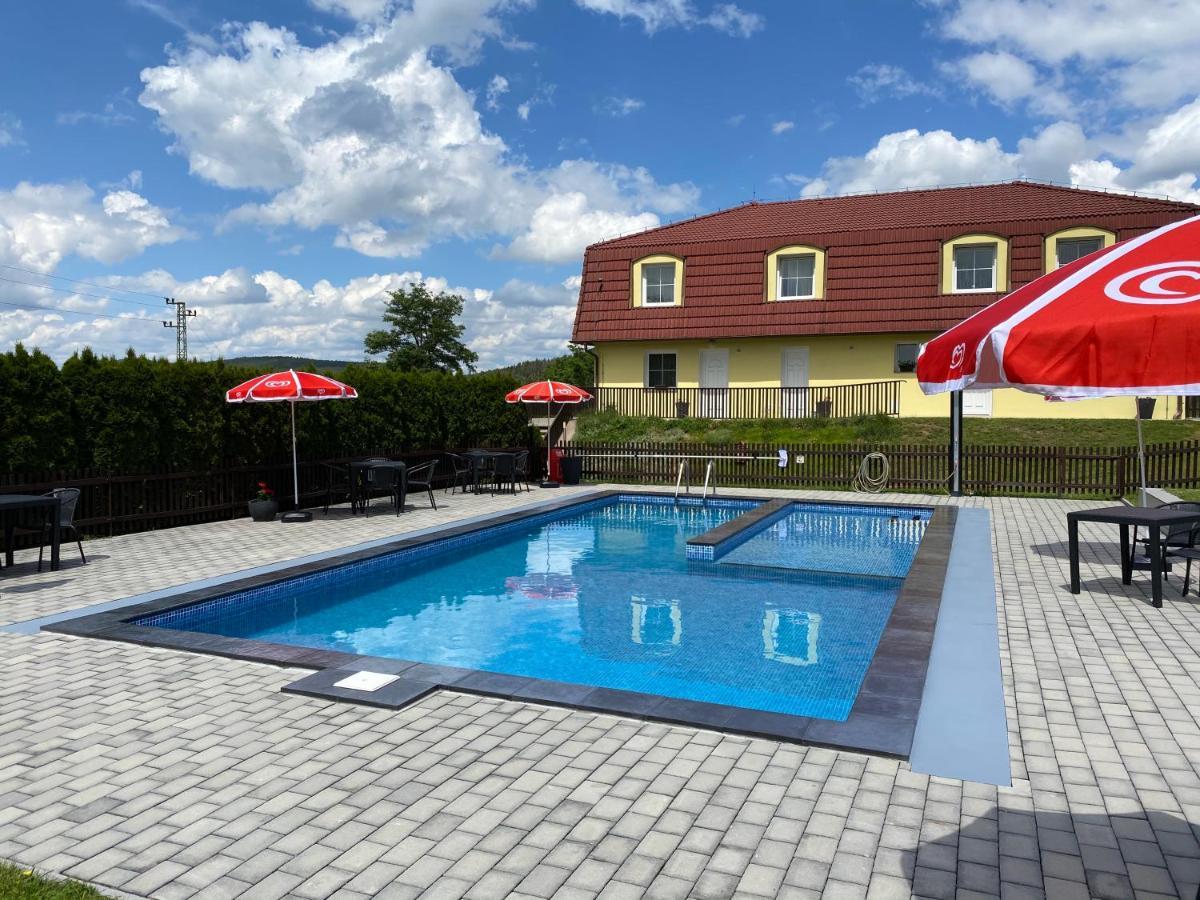 Penzion Kamejk Kamyk nad Vltavou Bagian luar foto