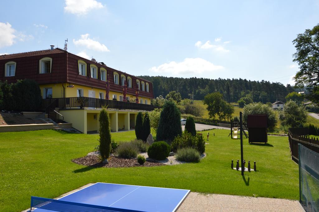 Penzion Kamejk Kamyk nad Vltavou Bagian luar foto
