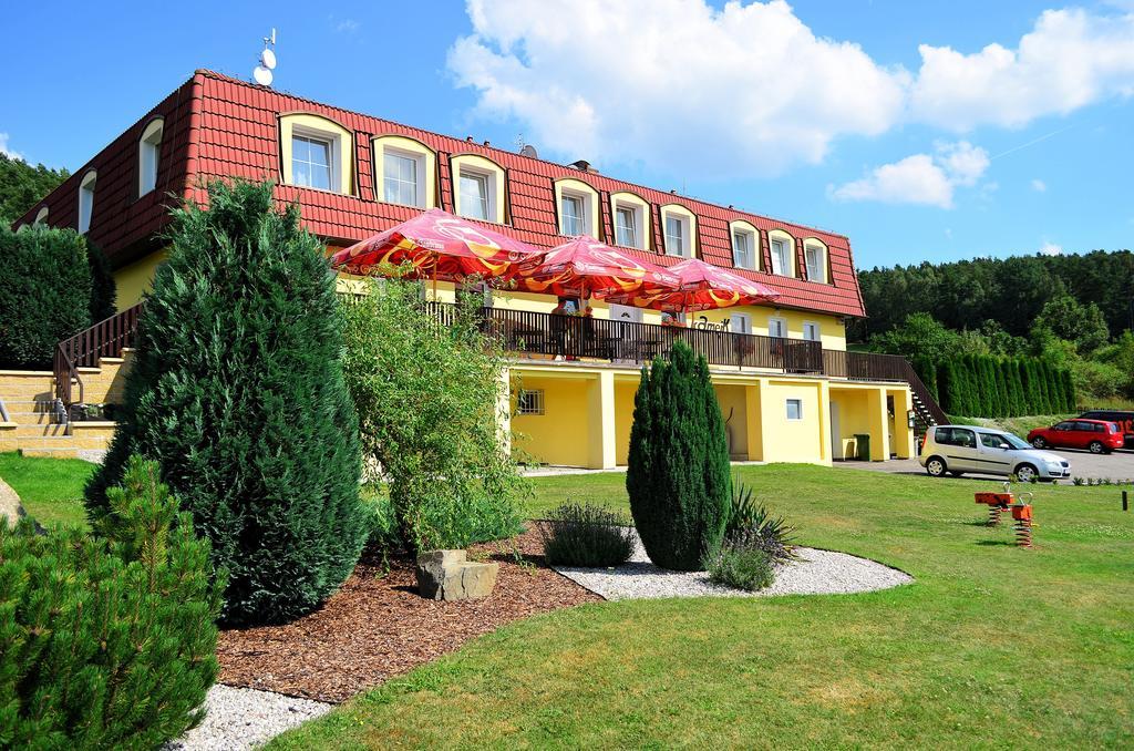 Penzion Kamejk Kamyk nad Vltavou Bagian luar foto